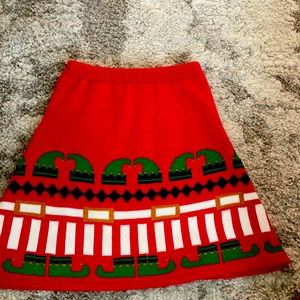 This is a very nice Christmas skirt !!